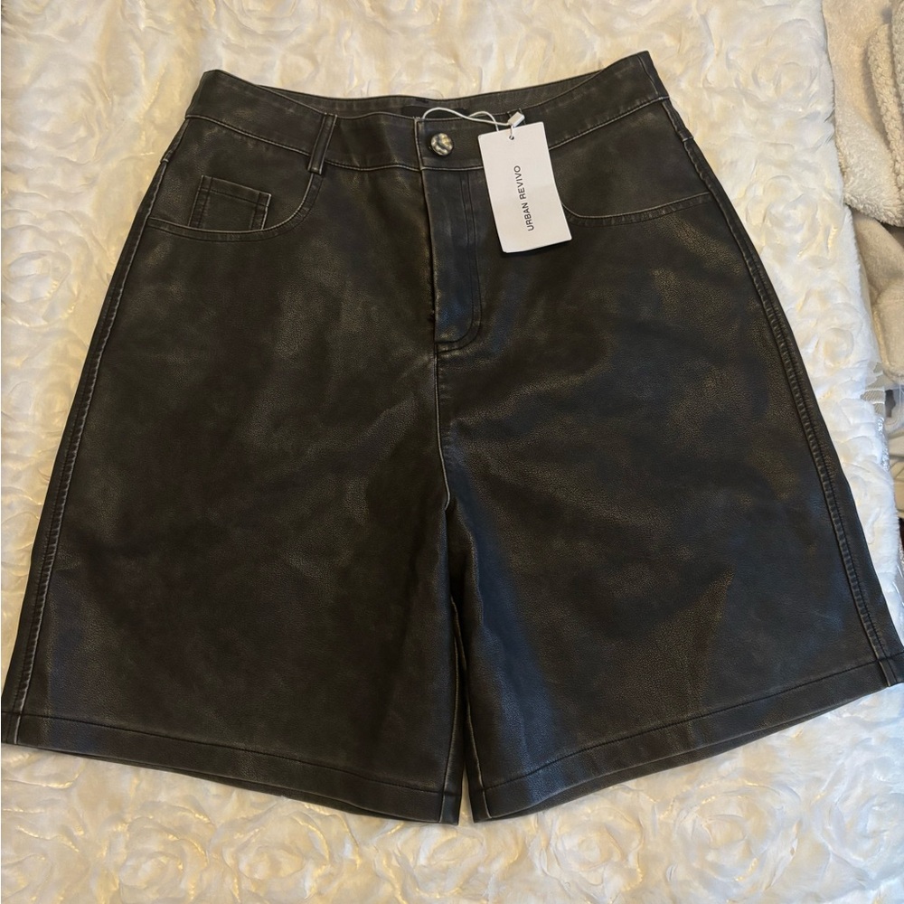 Urban Revivo Brown Loose Vegan Leather Shorts